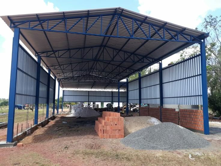 هنجر مستودع بتصميم مقاوم للرياح والعوامل الجوية
