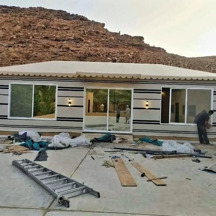 بيت شعر تقليدي بدوي مع فرش أصيل
