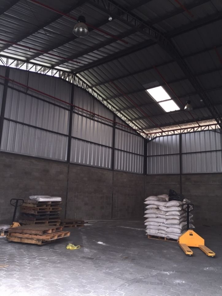 هناجر ومستودعات مكة