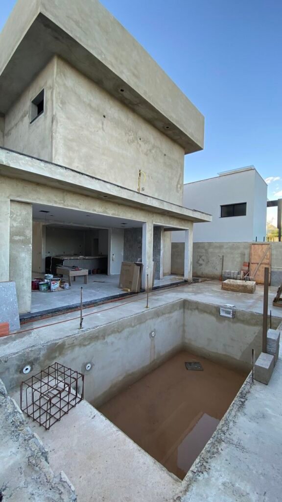 بناء ملاحق  وانشاء مسابح مكة